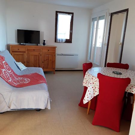 Appt 2 Ou 4 Personnes Avec Piscine, Tennis Et Parking Prive Fleury  Εξωτερικό φωτογραφία