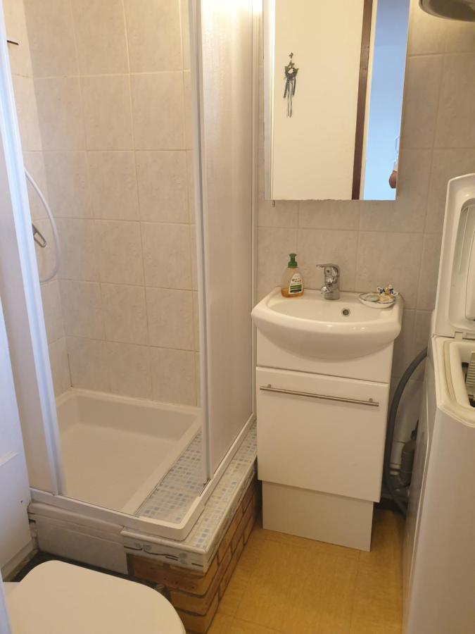 Appt 2 Ou 4 Personnes Avec Piscine, Tennis Et Parking Prive Fleury  Εξωτερικό φωτογραφία