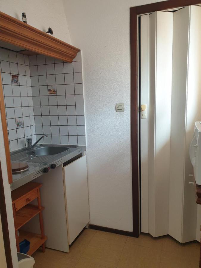 Appt 2 Ou 4 Personnes Avec Piscine, Tennis Et Parking Prive Fleury  Εξωτερικό φωτογραφία