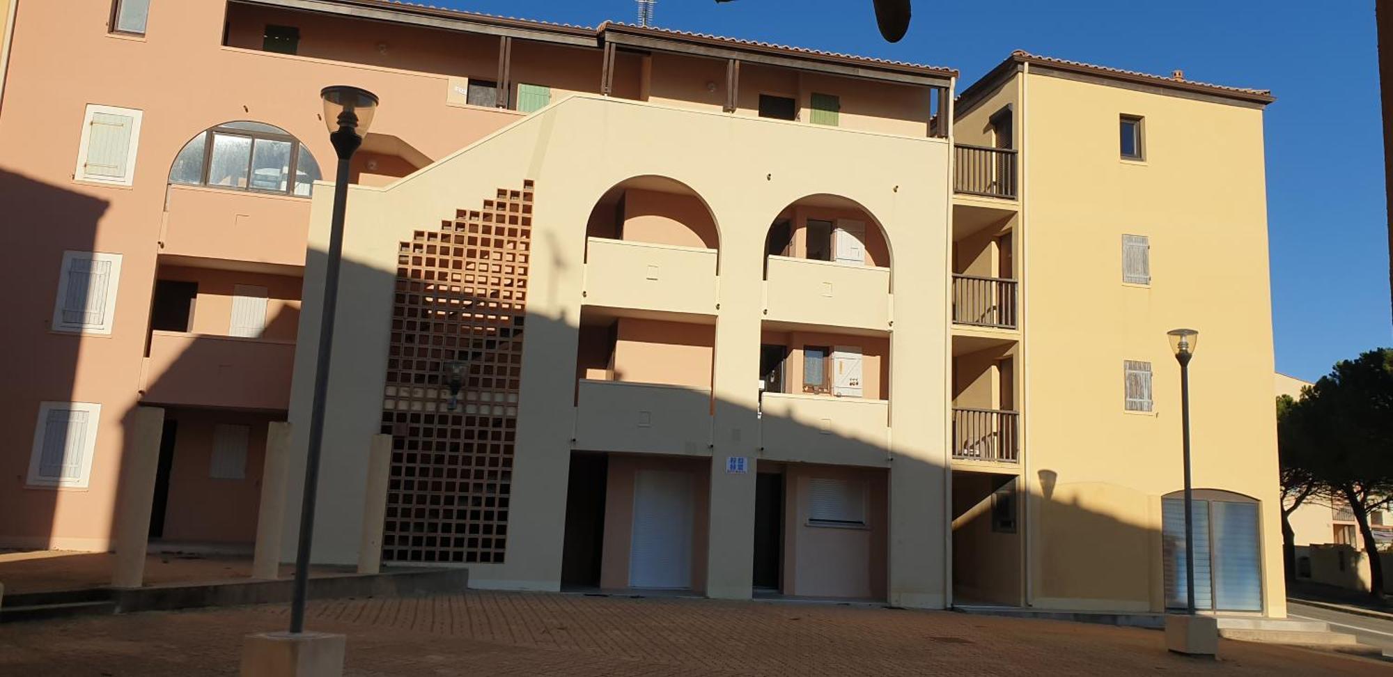 Appt 2 Ou 4 Personnes Avec Piscine, Tennis Et Parking Prive Fleury  Εξωτερικό φωτογραφία